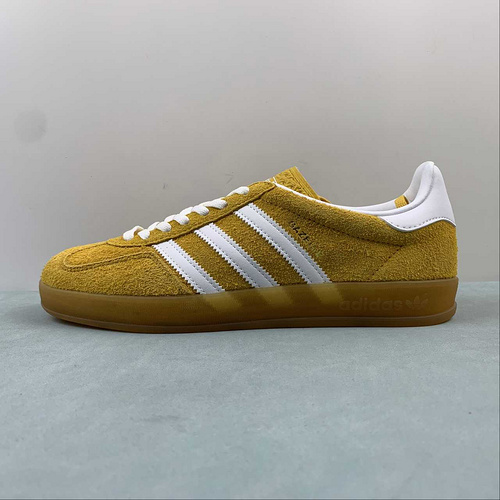 T  Adidas GAZELLE  HQ8716  36-45